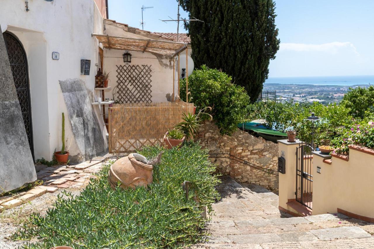 Un Pezzo Di Storia Vicino Al Mare Rosignano Marittimo Exterior foto