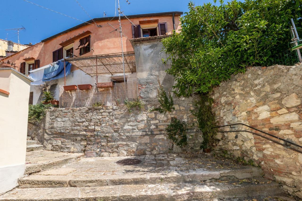 Un Pezzo Di Storia Vicino Al Mare Rosignano Marittimo Exterior foto