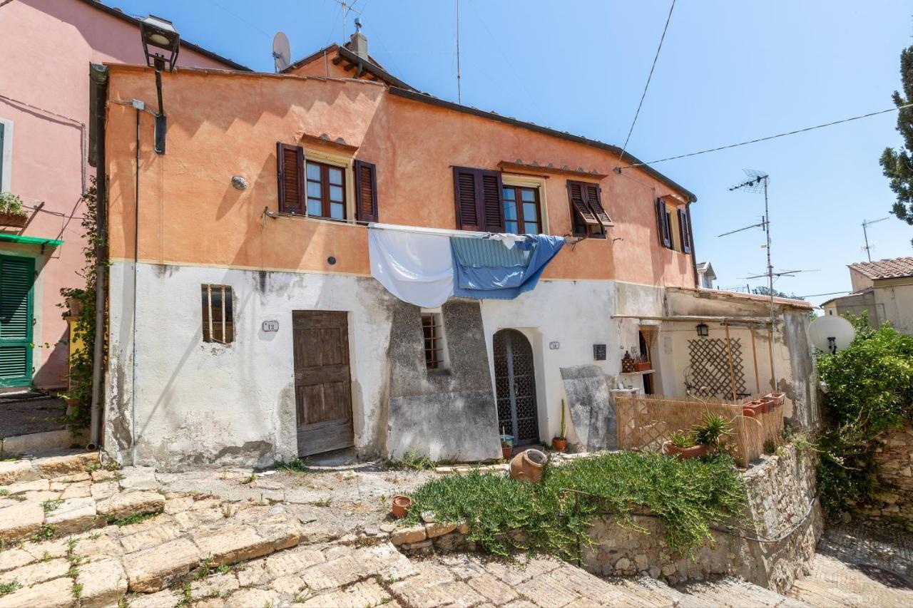 Un Pezzo Di Storia Vicino Al Mare Rosignano Marittimo Exterior foto